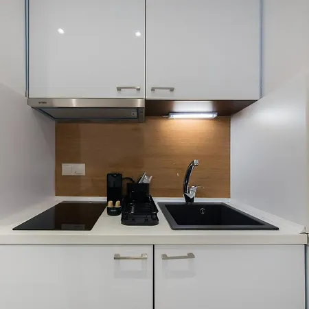 Snow White Studios, Memorable Break *